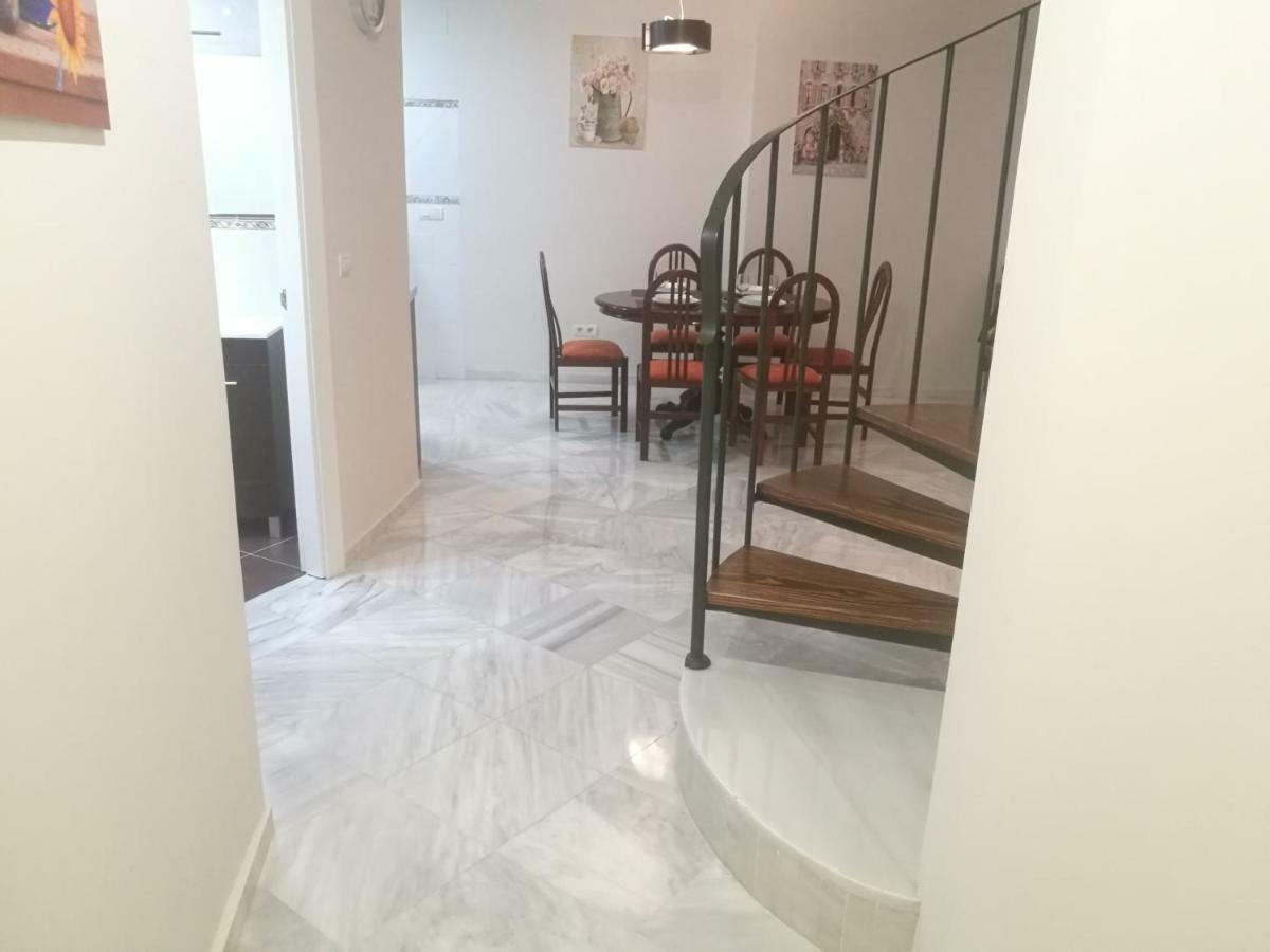 Apartamentos Edificio Vicente マラガ エクステリア 写真