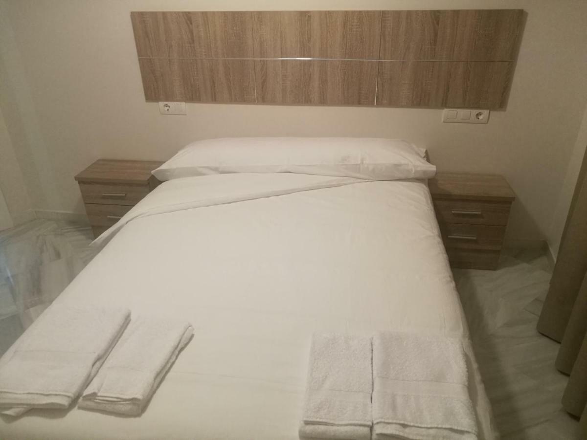 Apartamentos Edificio Vicente マラガ エクステリア 写真