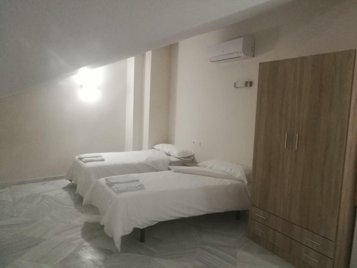 Apartamentos Edificio Vicente マラガ エクステリア 写真
