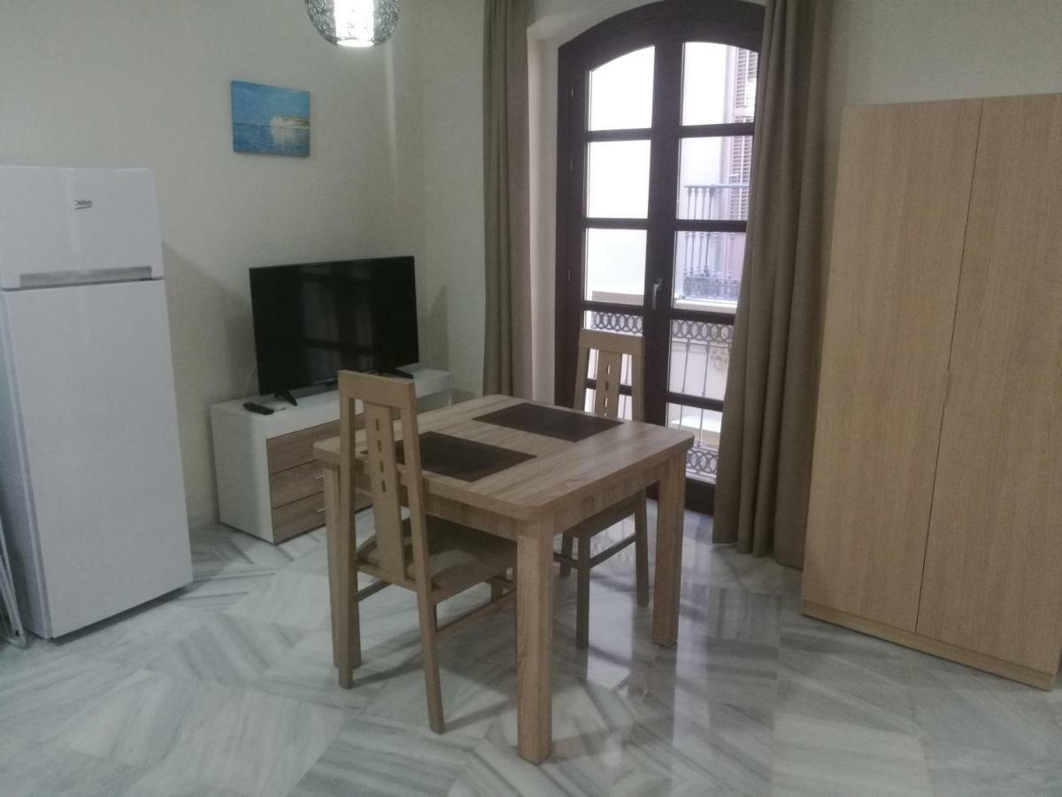Apartamentos Edificio Vicente マラガ エクステリア 写真