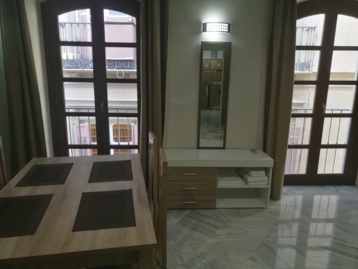 Apartamentos Edificio Vicente マラガ エクステリア 写真