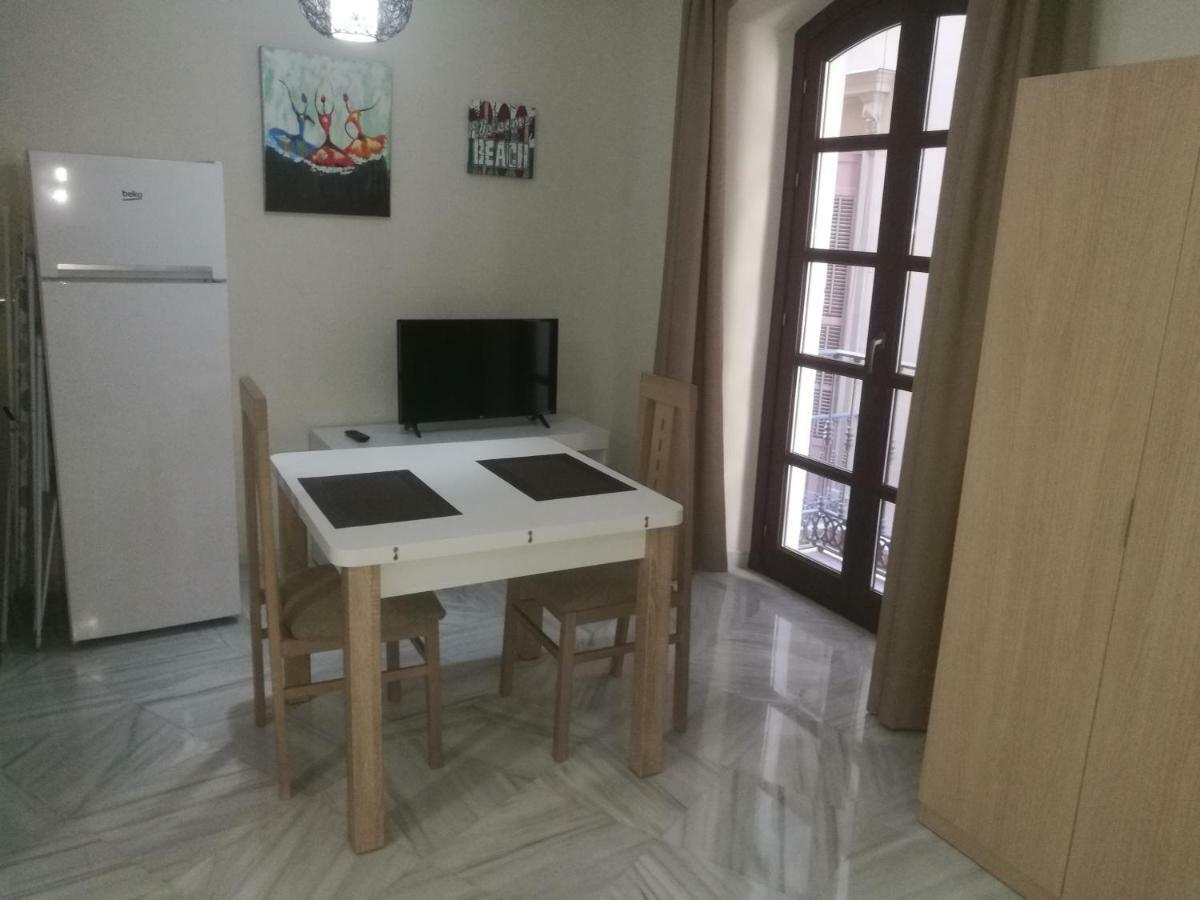 Apartamentos Edificio Vicente マラガ エクステリア 写真
